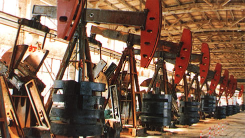 1969“五七會戰”由敦煌搬到荊州，開始石油鉆采機械制造